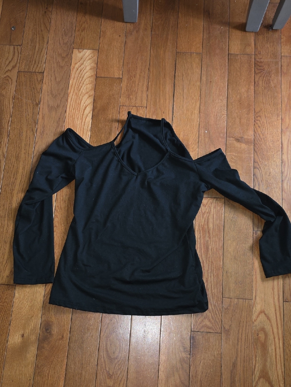 54 - T.J.Maxx Black Cold-Shoulder V-Neck Long Sleeve Top